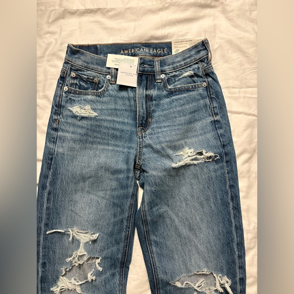 NWT American Eagle High-Rise Baggy Straight Ripped Blue Jeans with Ankle Rips